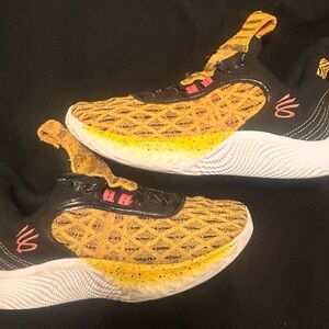 Under Armour Curry Flow 9 Sesame Street Lily the Tiger Basketball Shoes 5Y GS